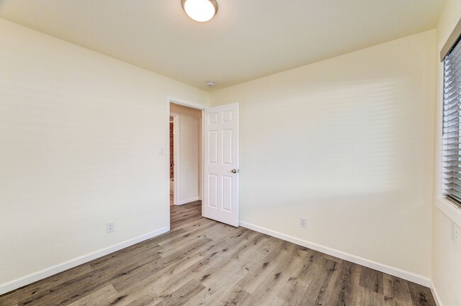 Building Photo - Updated 3BR Unit in Federal Way