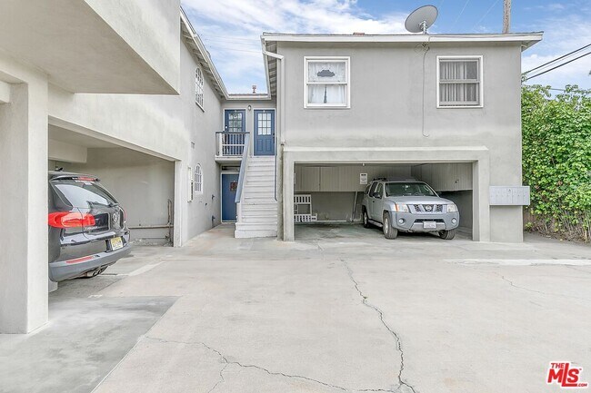 Building Photo - 2428 Kansas Ave