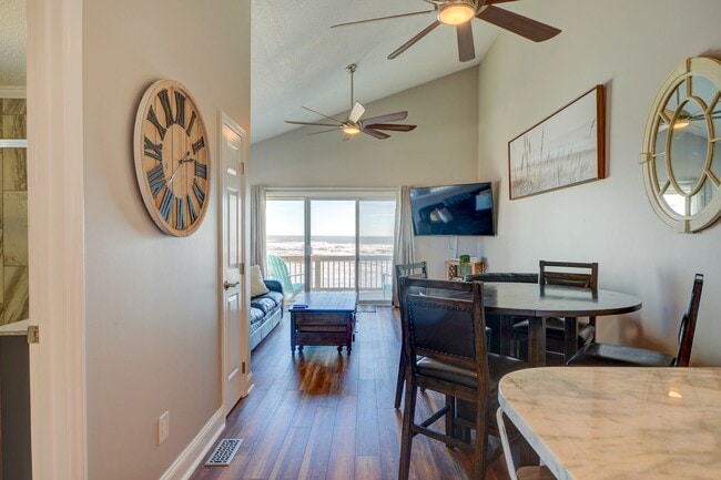 Building Photo - UNBELIEVEABLE VIEWS - Ocean Front OFF SEAS...