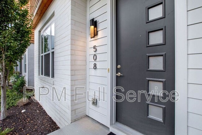 Building Photo - 508 Vernon Cir