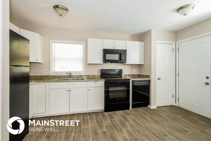 Building Photo - 3015 Daisy Ct