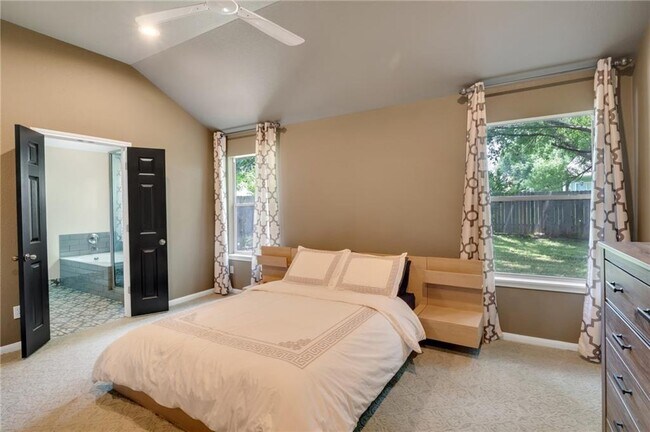 Building Photo - 403 Rosedale Blvd