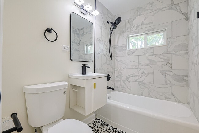 Building Photo - 8 Allegheny Ct