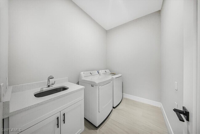 Building Photo - 1123 NW 40th Pl