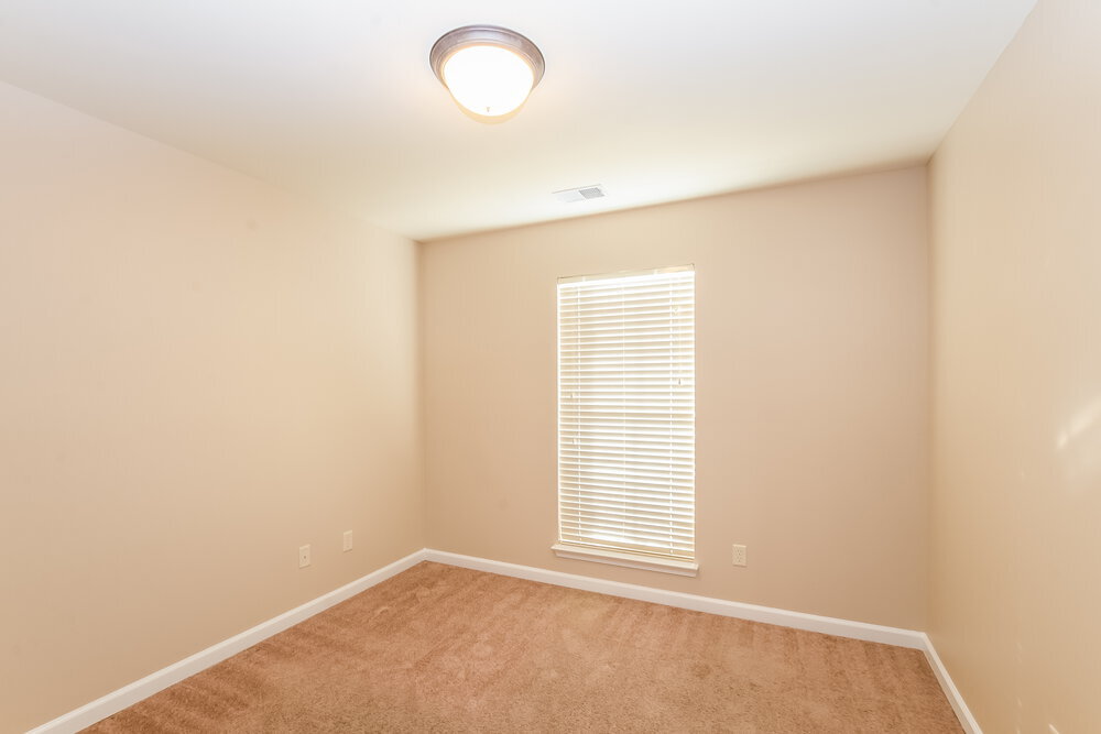 Building Photo - 2700 Cherry Tree Dr