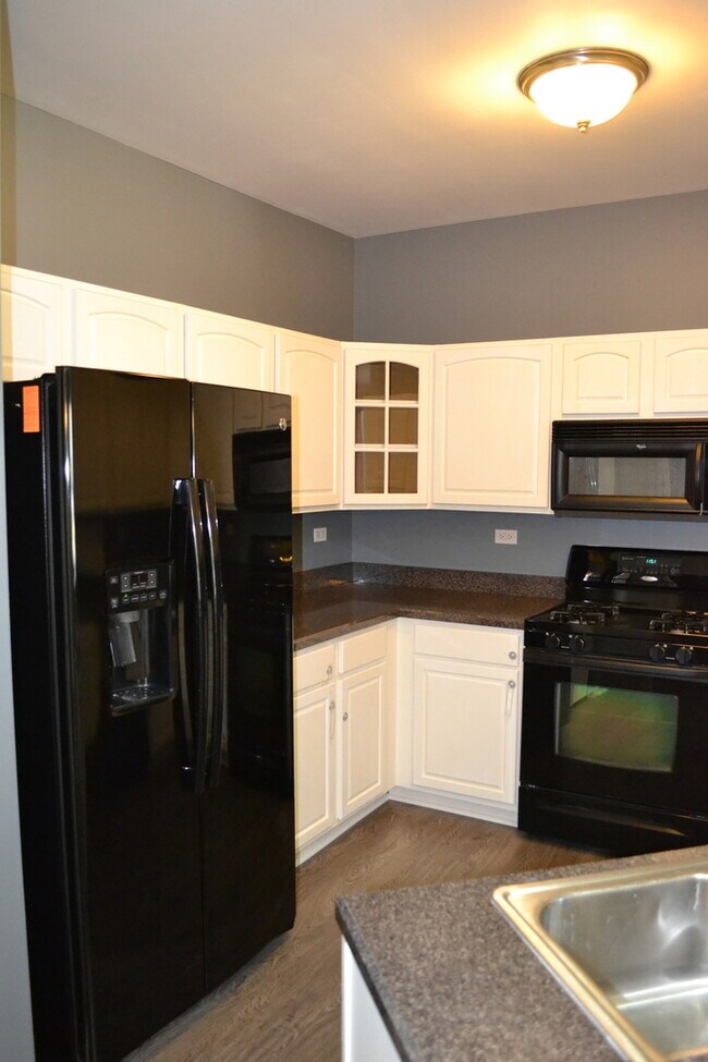 Building Photo - 169 Springbrook Trail S