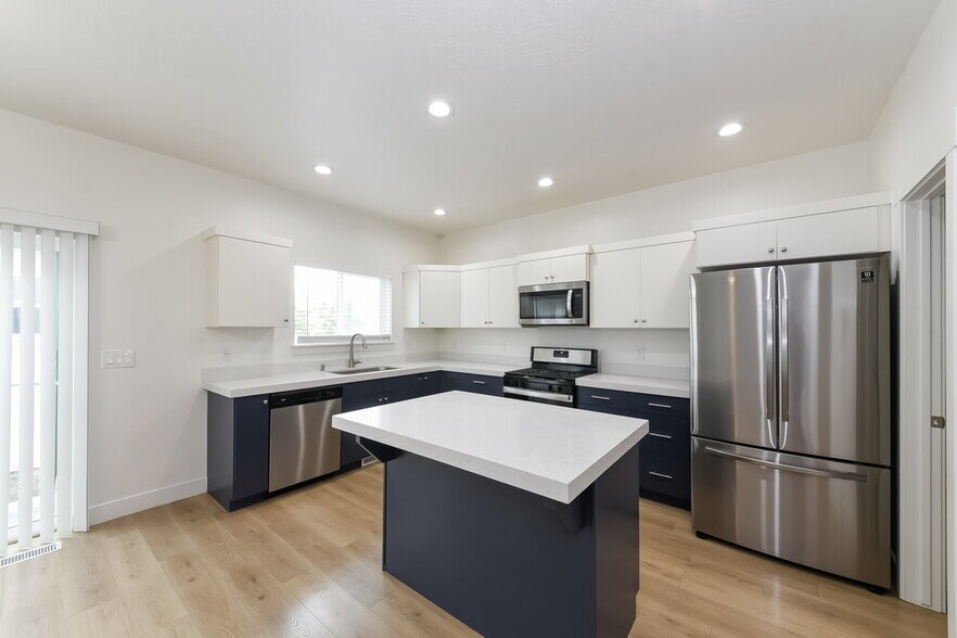 Building Photo - 4907 Breezy Patch Rd