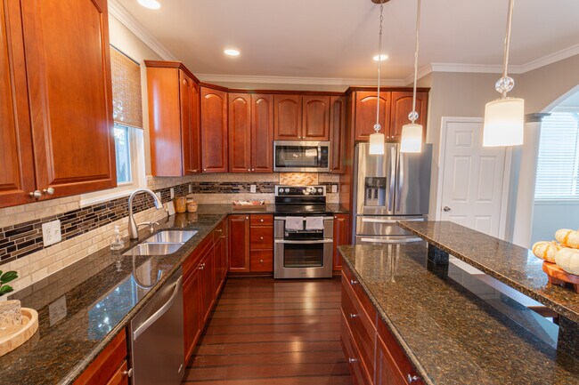 Building Photo - 3334 Cummings Ave