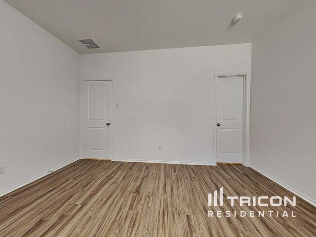 Building Photo - 217 Mica Trl