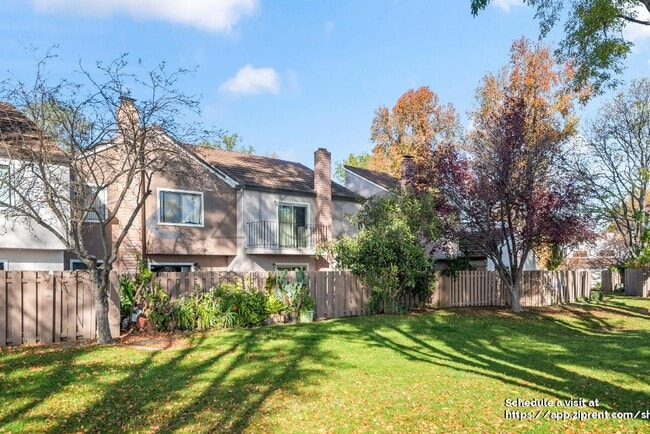 Building Photo - 2666 Kentworth Way