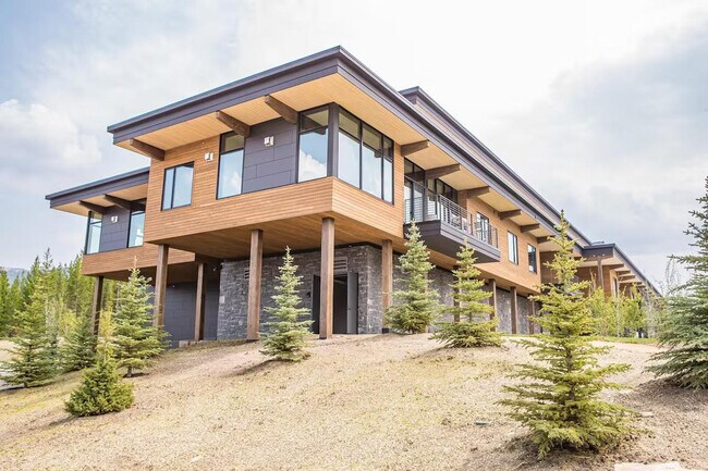 Building Photo - 4 Boathouse Way