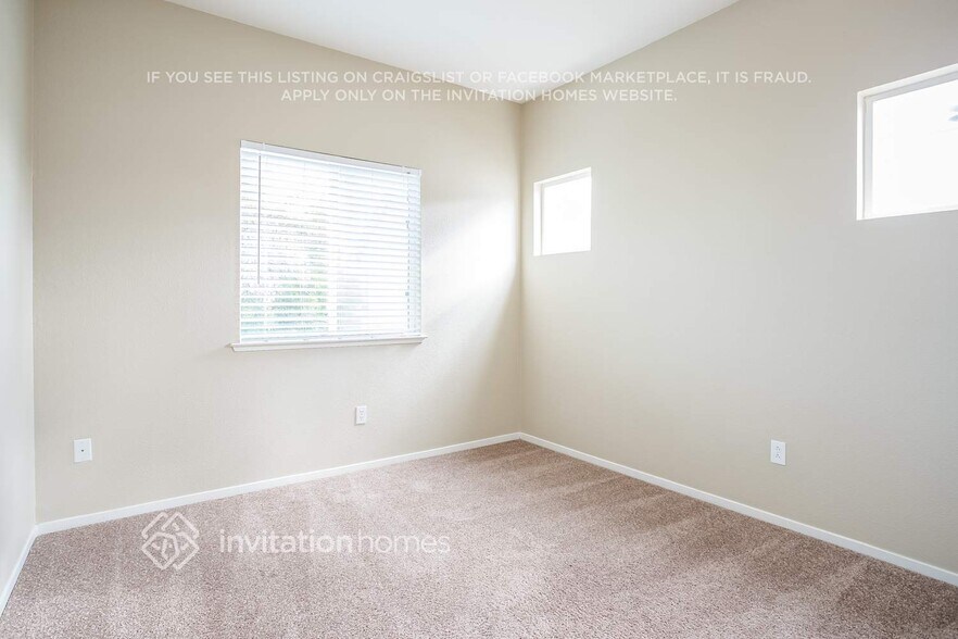 Building Photo - 2547 Foghorn Way