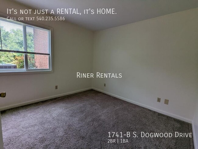 Building Photo - 1741-B S Dogwood Dr