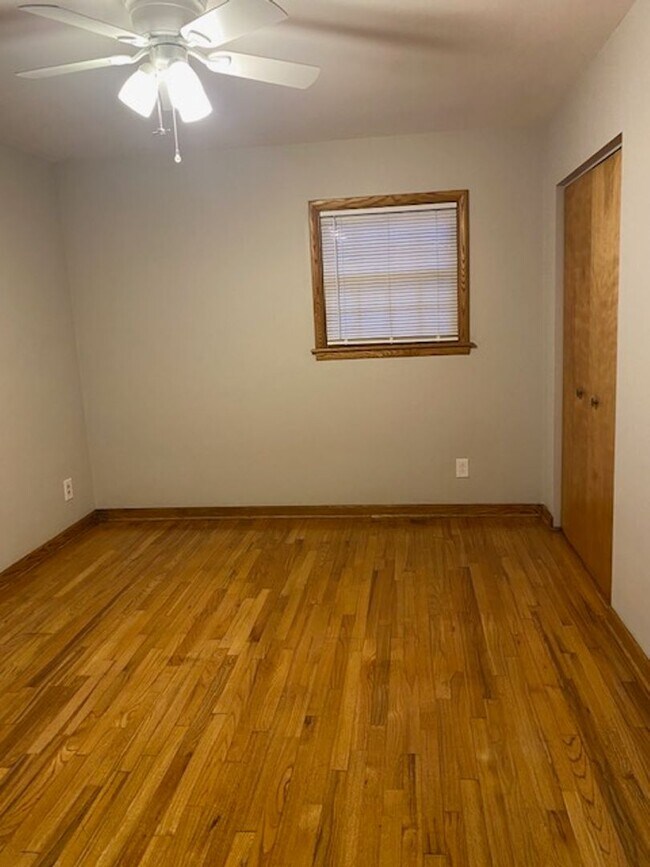 Building Photo - Ranch home with two car garage located on over 1/2 acre