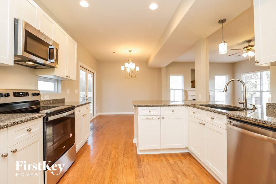 Building Photo - 1431 Bern Dr