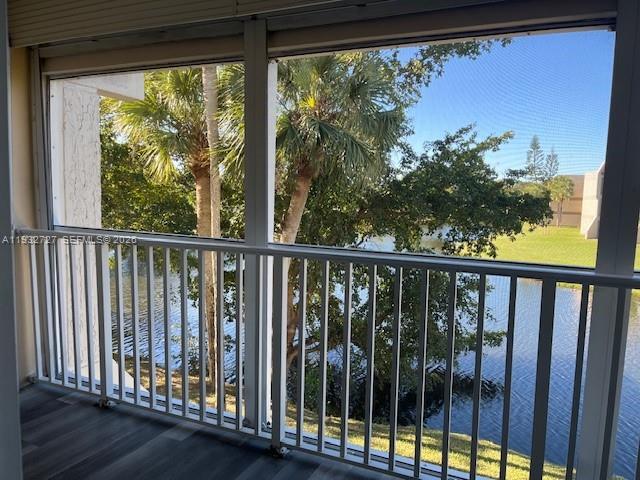 Building Photo - 120 Lakeview Dr