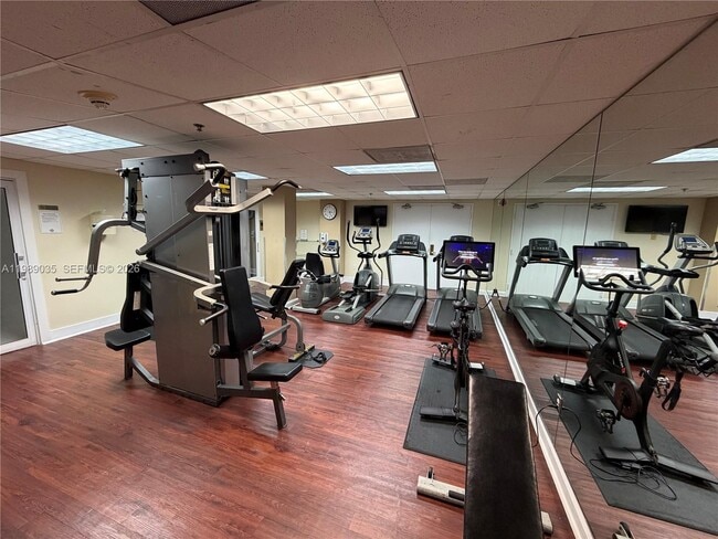 Building Photo - 2951 S Bayshore Dr