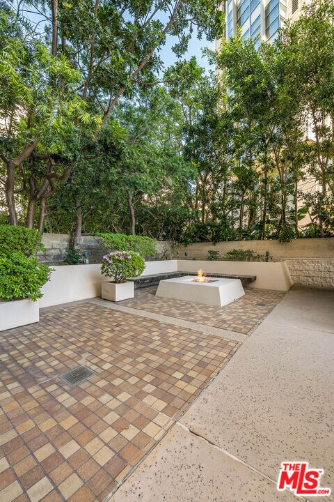 Building Photo - 10790 Wilshire Blvd