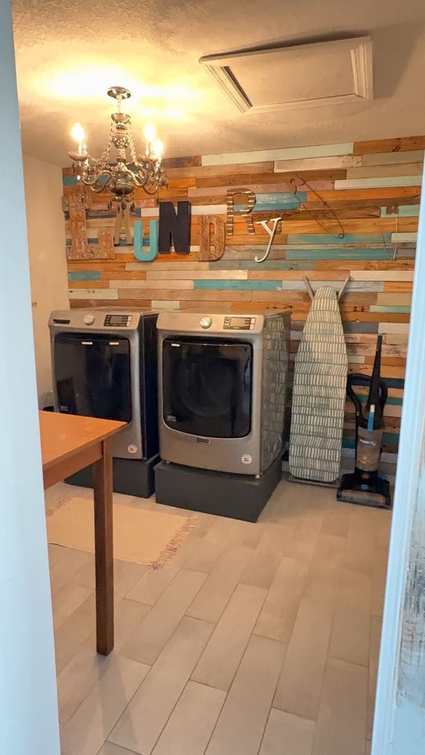 Building Photo - Fully Furnished 3 bedroom pool home in Largo