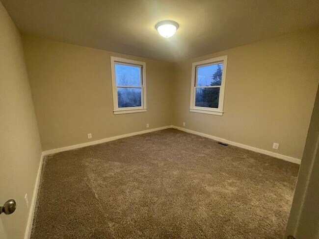 Building Photo - Beautiful Home on 5 Acres in Mt. Juliet, TN!