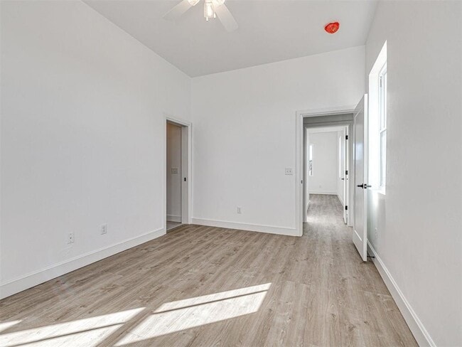 Building Photo - 29615 E Rdg Rd