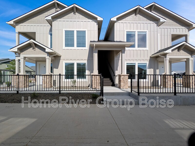 Building Photo - 857 E Travel Ln