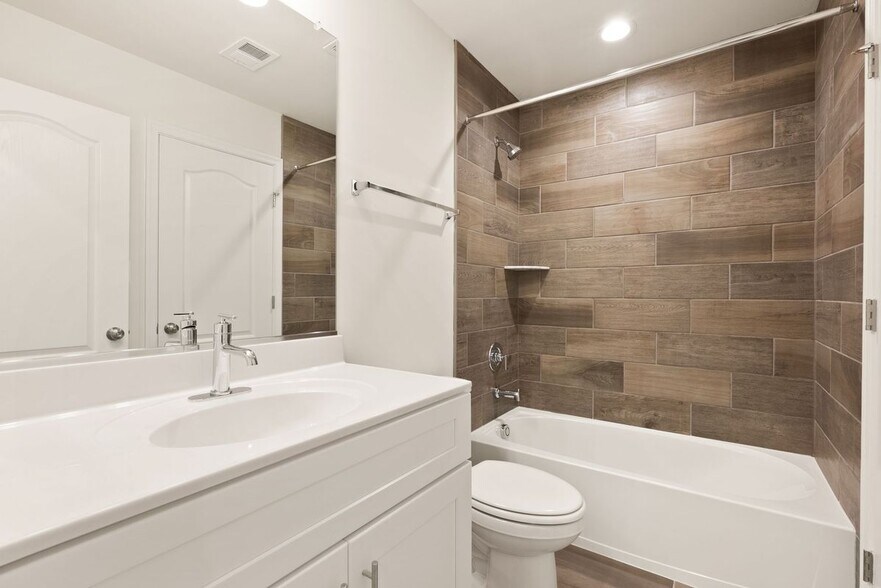 Building Photo - 9642 Weshire Dr