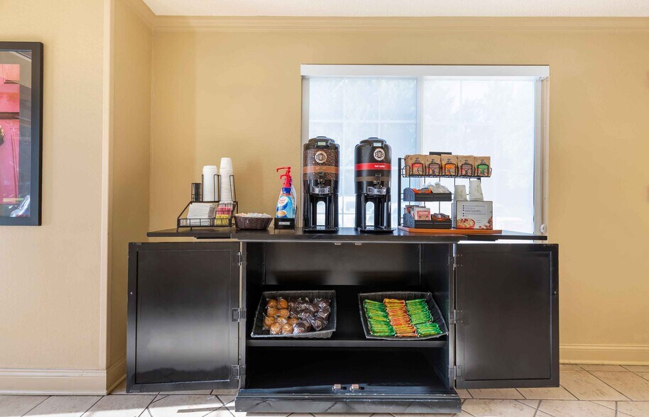 Building Photo - Furnished Studio-Washington, D.C. - Falls Church - Merrifield