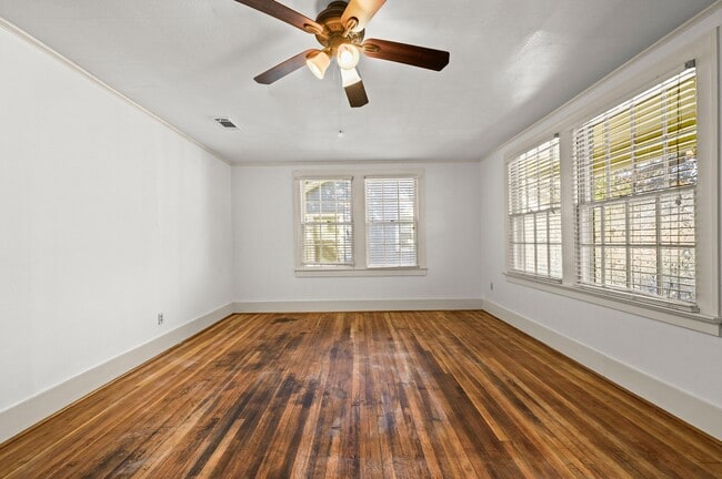 Building Photo - 1630 College Dr