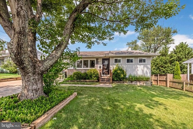 Building Photo - 7411 Tillman Dr