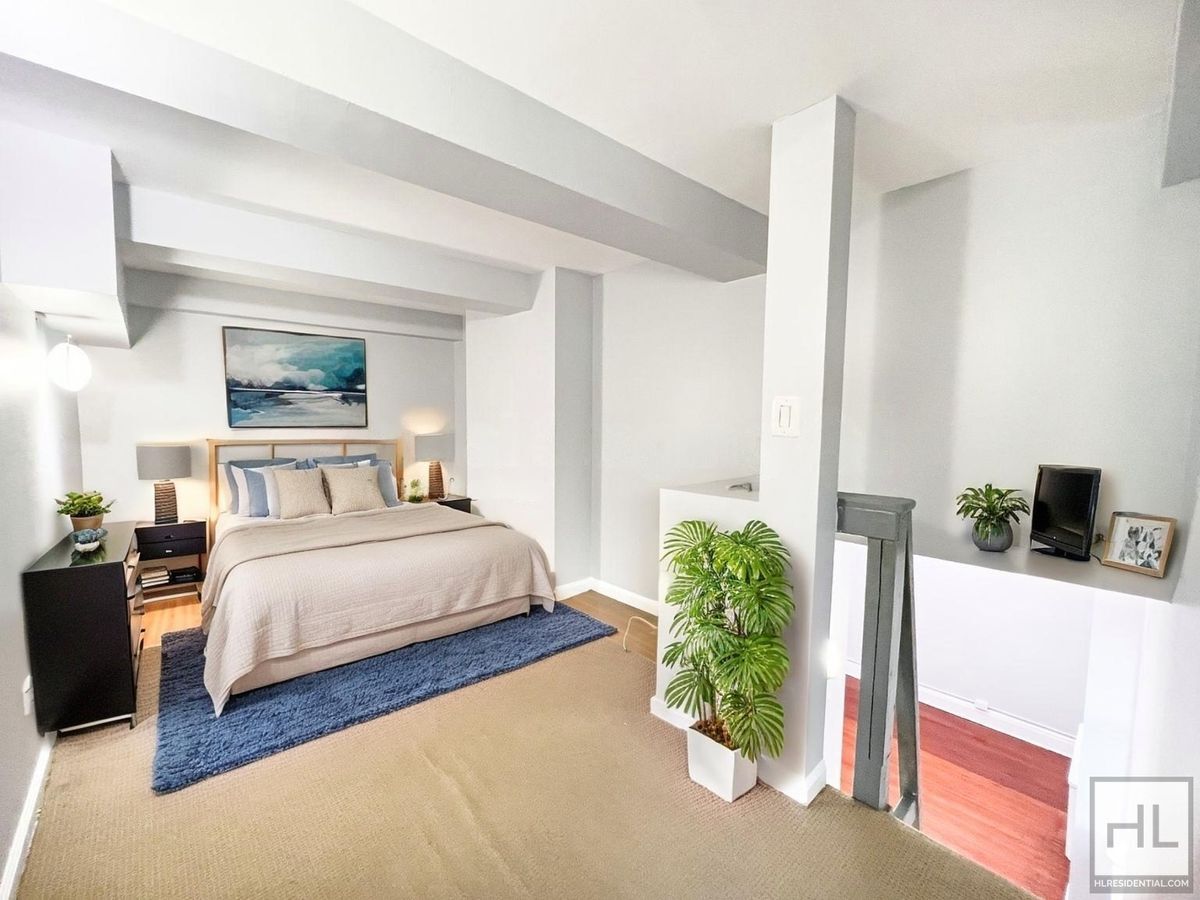 Building Photo - Washington Avenue #2M