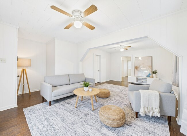 Building Photo - 9123 Cameron St