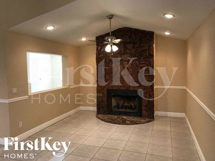 Building Photo - 12126 Dakota Woods Ln