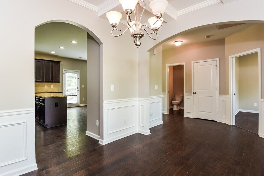 Building Photo - 4025 Tarnwood Pl