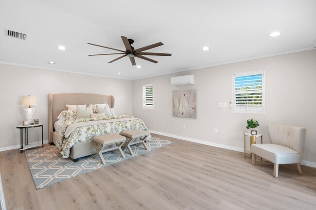 Building Photo - 2317 NE 12th St