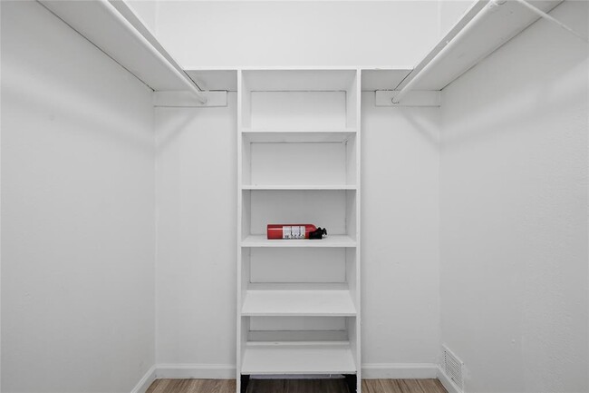 Building Photo - 2705 Windswept Cove