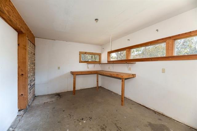 Building Photo - 922 Kingston Dr