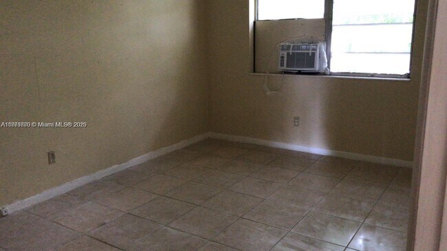 Building Photo - 13990 NE 20th Ct