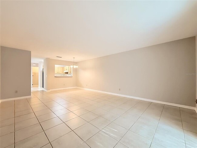 Building Photo - 2113 NE 38th St