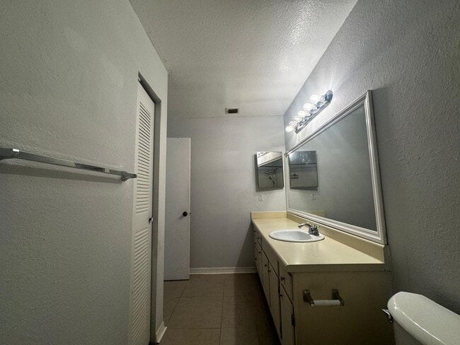 Building Photo - 3360 Pinewalk Dr N