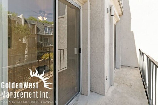 Building Photo - Fantastic 1Bdm 1Ba Midtown Condo Near Ligh...