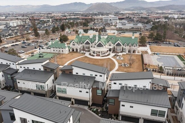 Building Photo - 76 Caballada St