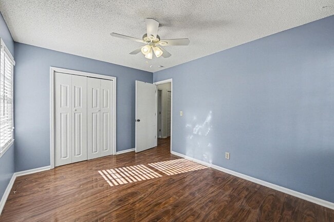 Building Photo - 108 Laurels Curve