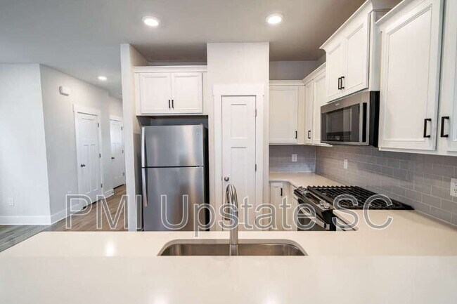 Building Photo - 181 Dalmatian Dr