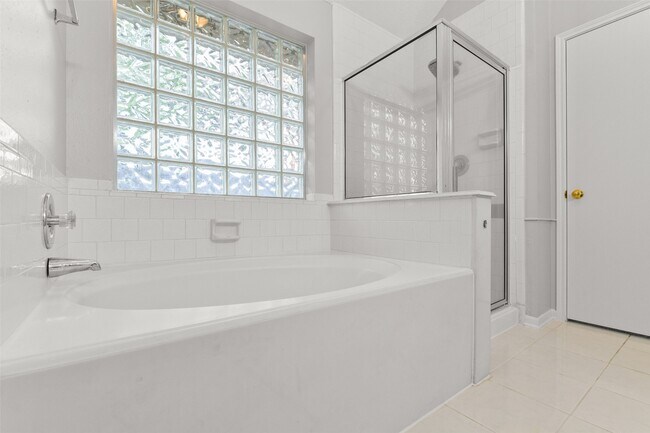 Building Photo - 16010 Cedar Gully Dr