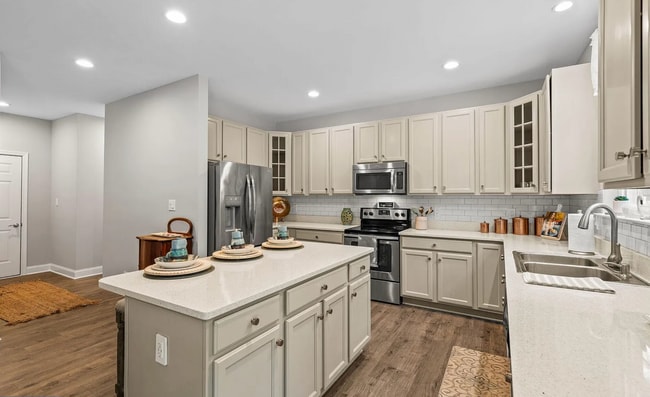 Building Photo - 207 Barbary Coast Dr