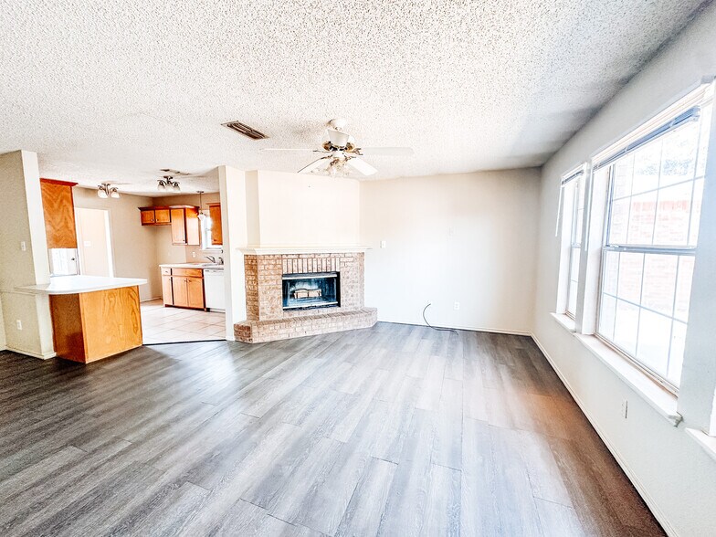 Building Photo - 6111 7th St