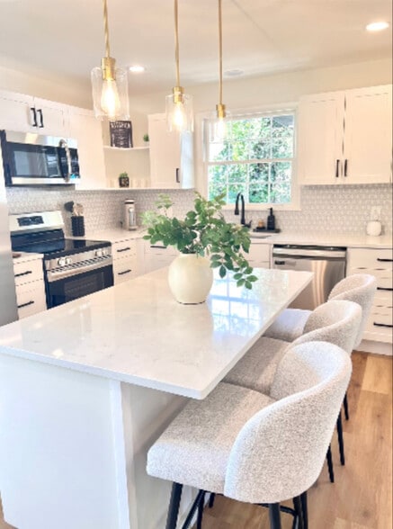 Building Photo - 1821 Hermosa St