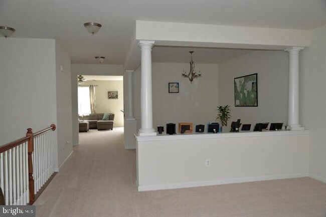 Building Photo - 43857 Kingston Station Terrace