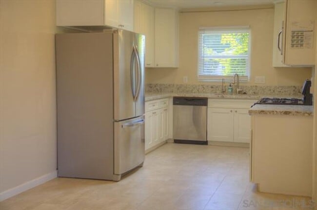 Building Photo - Stunning single-story corner lot home within walking distance of SDSU.